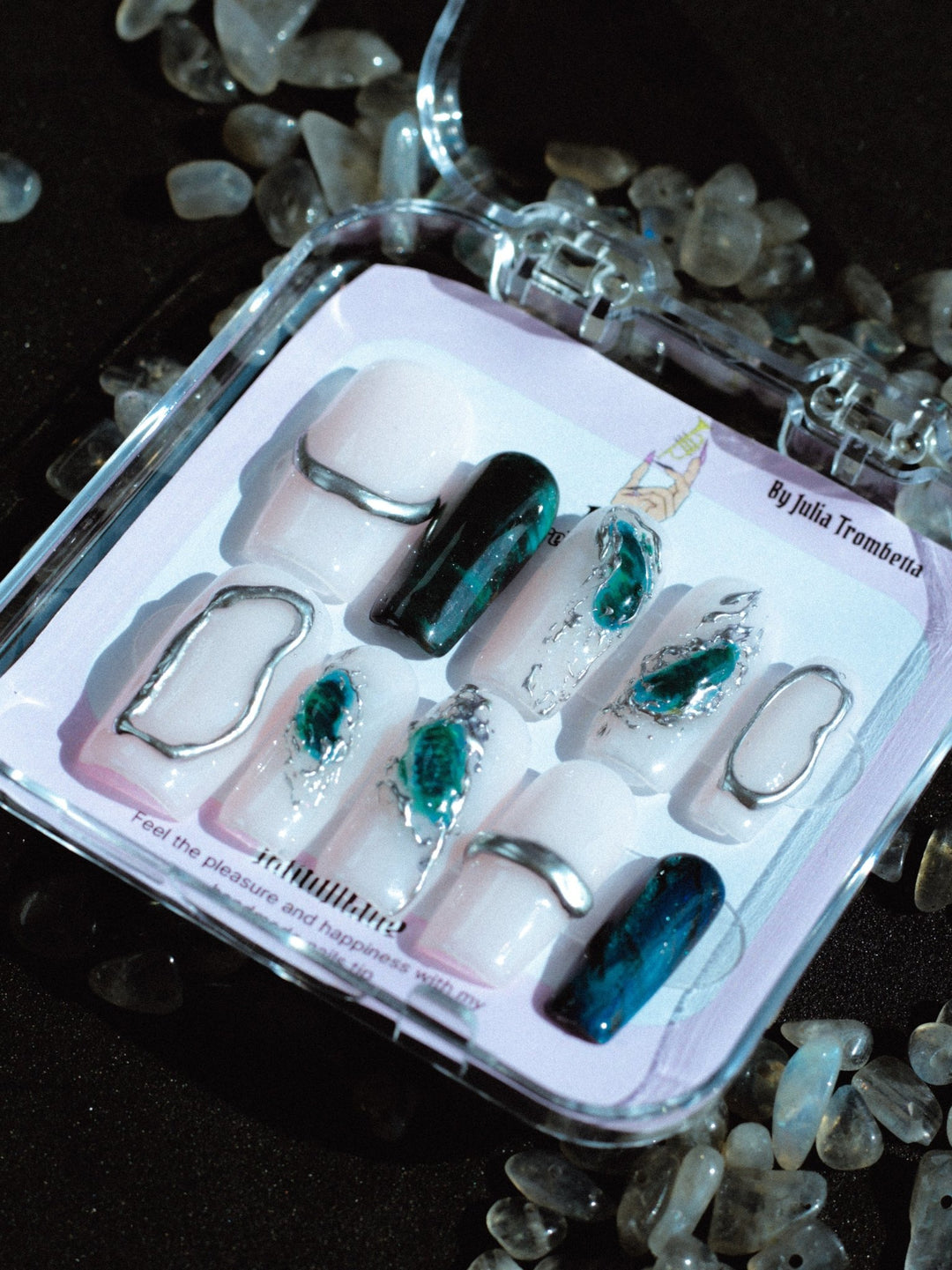 Labradorite - Julia Trombetta