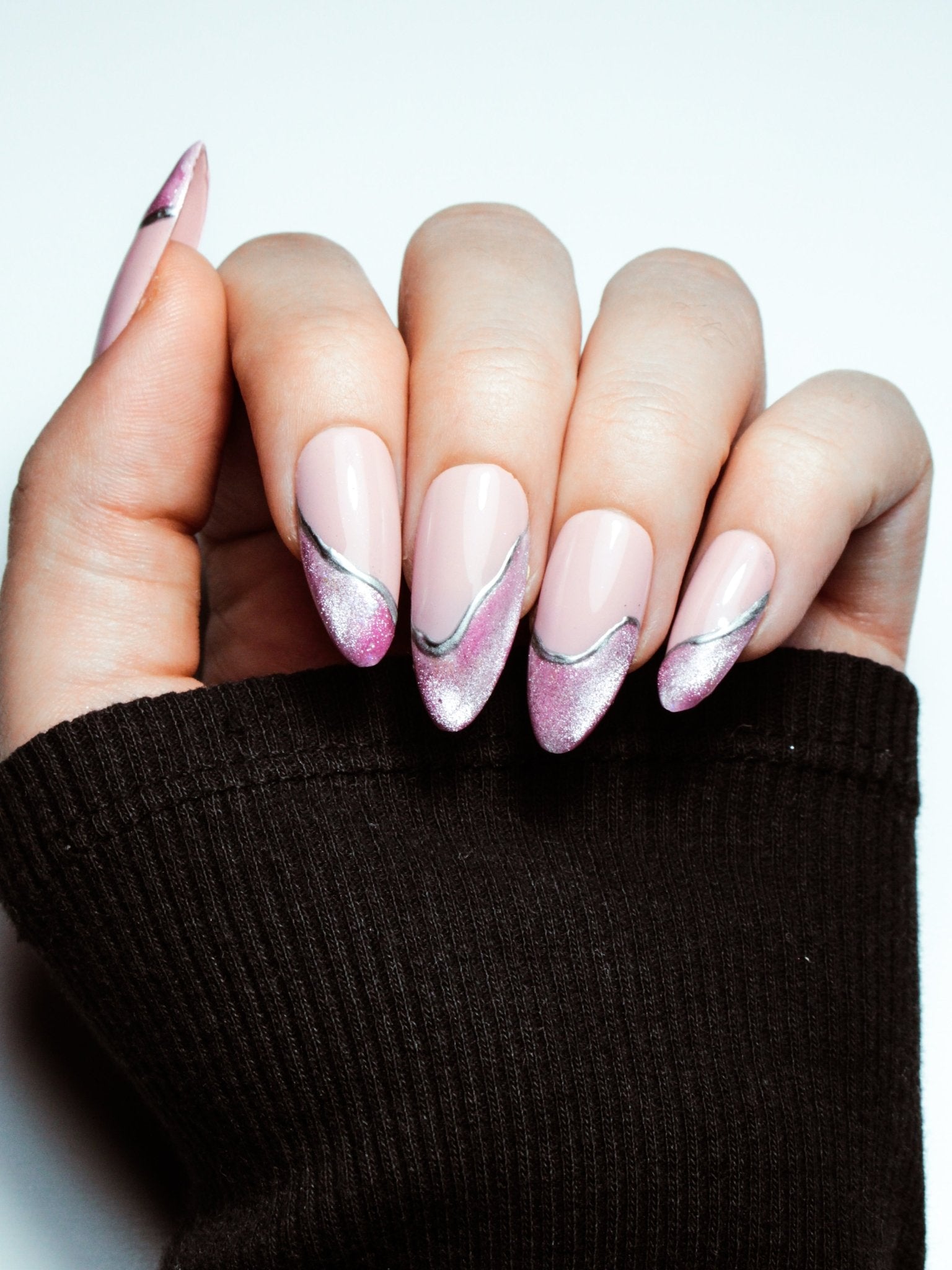 ongles french cat eye rose argent amande press on nails Neiju